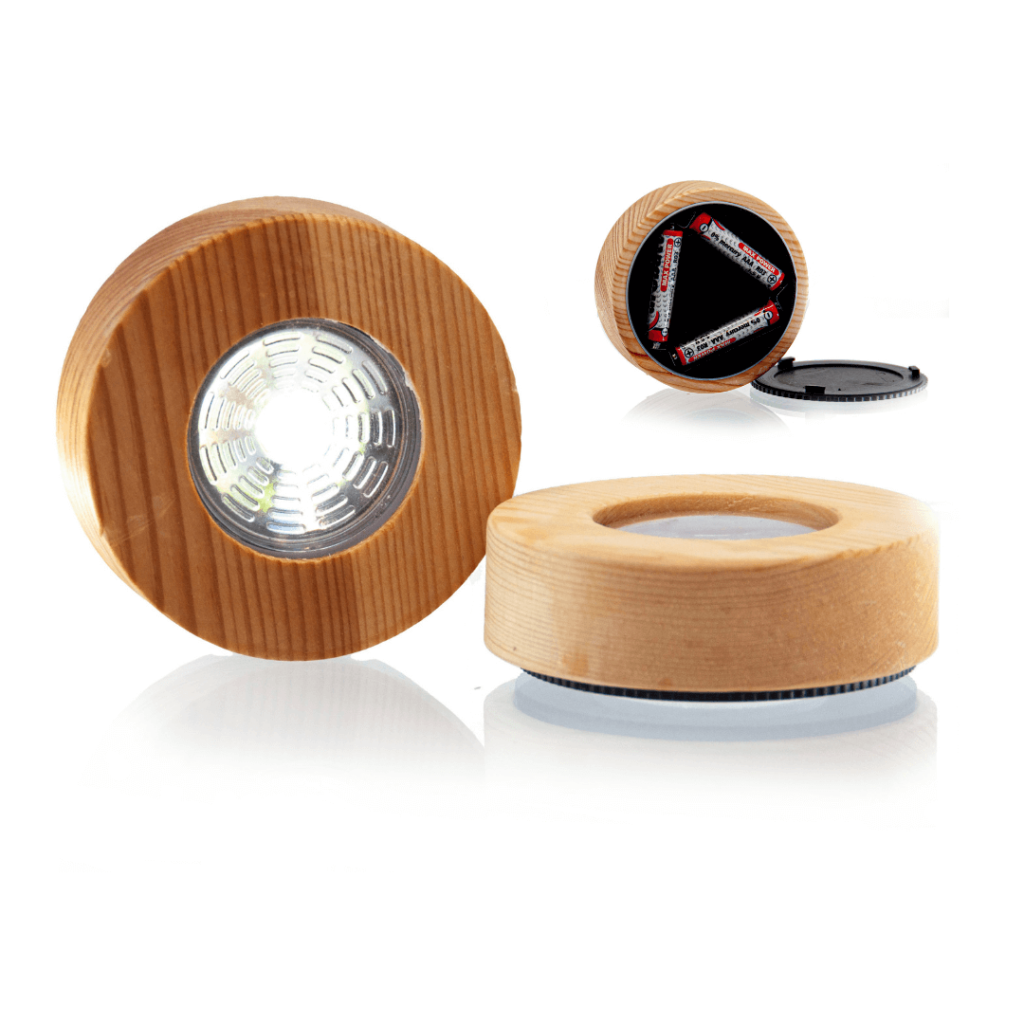 Lampa solna na podstawie z drewna, podświetlanie diodami LED